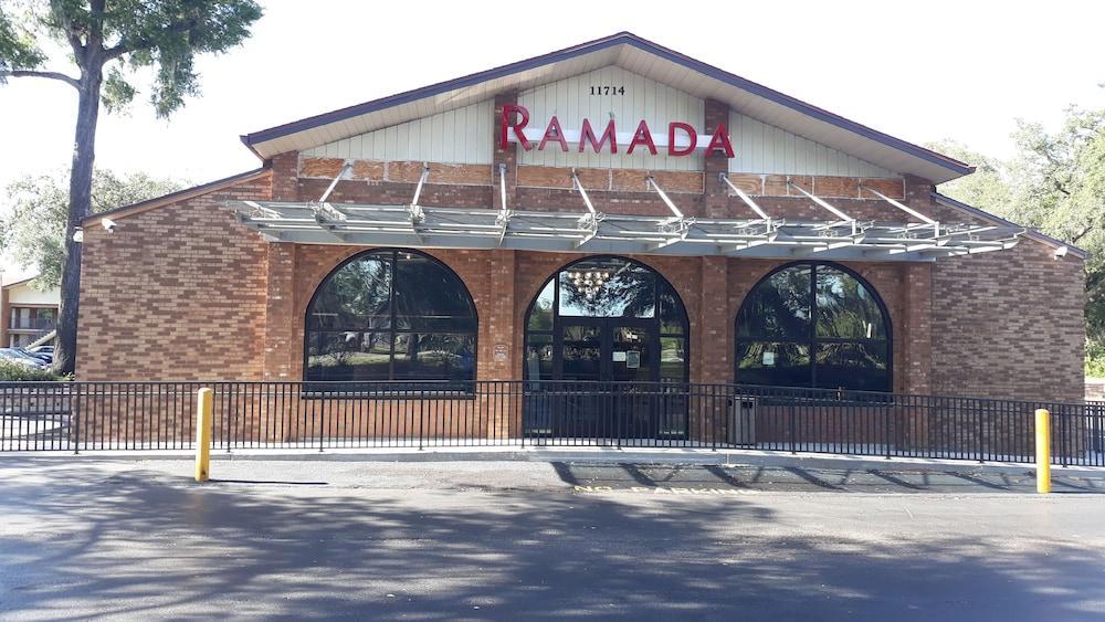 Ramada By Wyndham Temple Terrace/Tampa North Hotel Kültér fotó