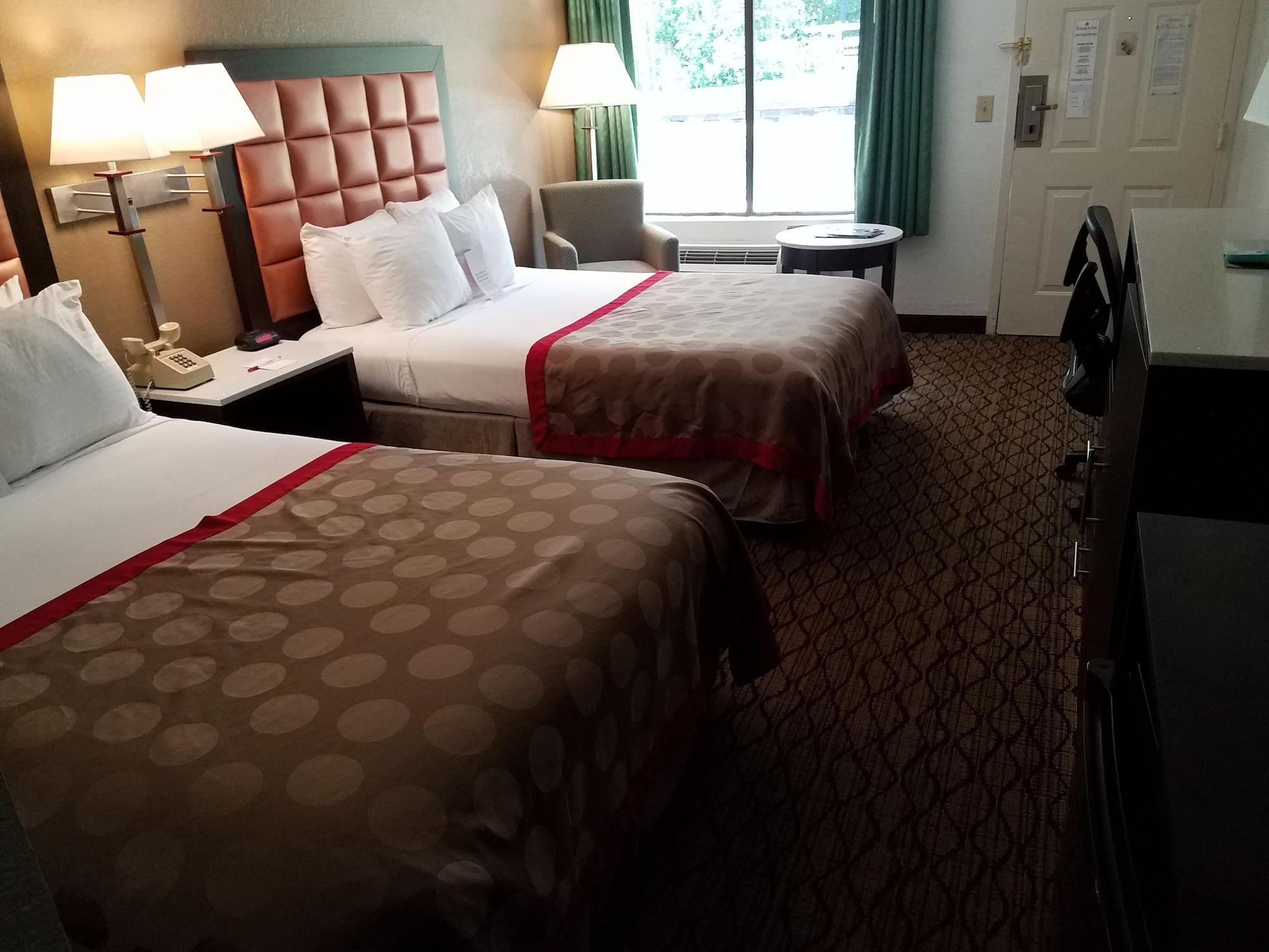 Ramada By Wyndham Temple Terrace/Tampa North Hotel Kültér fotó