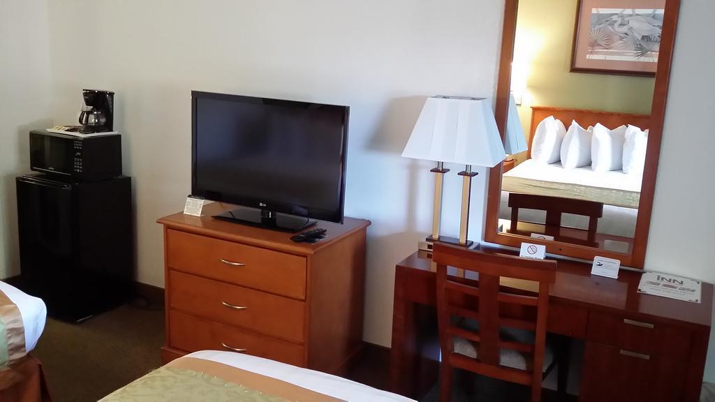 Ramada By Wyndham Temple Terrace/Tampa North Hotel Szoba fotó