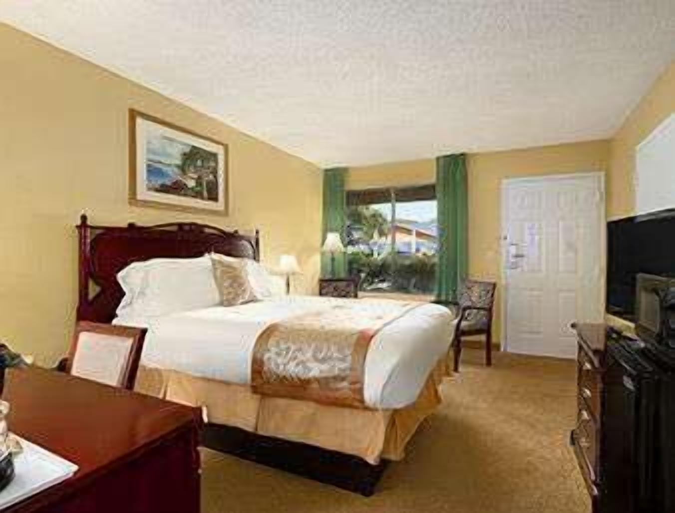 Ramada By Wyndham Temple Terrace/Tampa North Hotel Kültér fotó