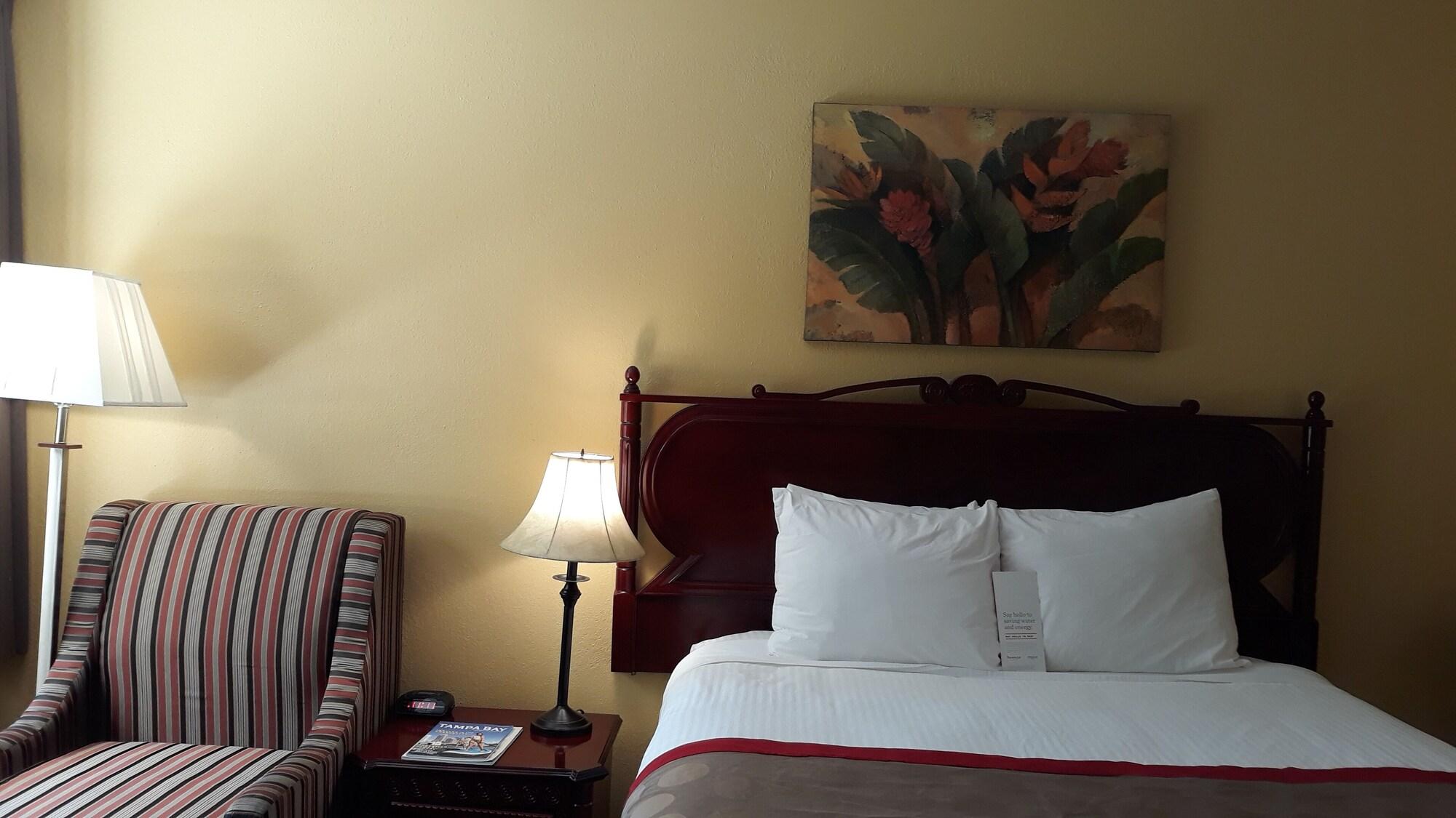 Ramada By Wyndham Temple Terrace/Tampa North Hotel Kültér fotó