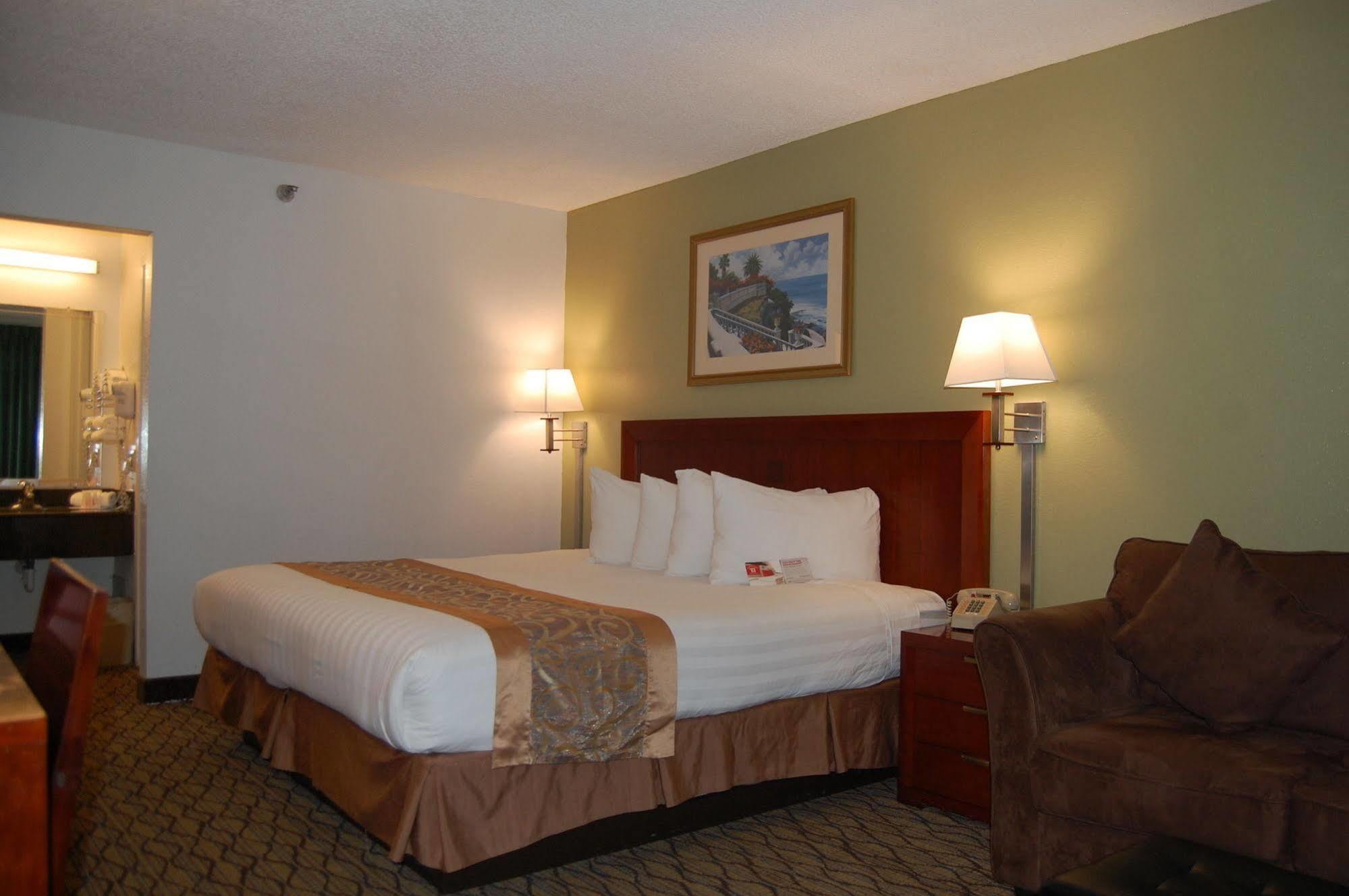 Ramada By Wyndham Temple Terrace/Tampa North Hotel Kültér fotó