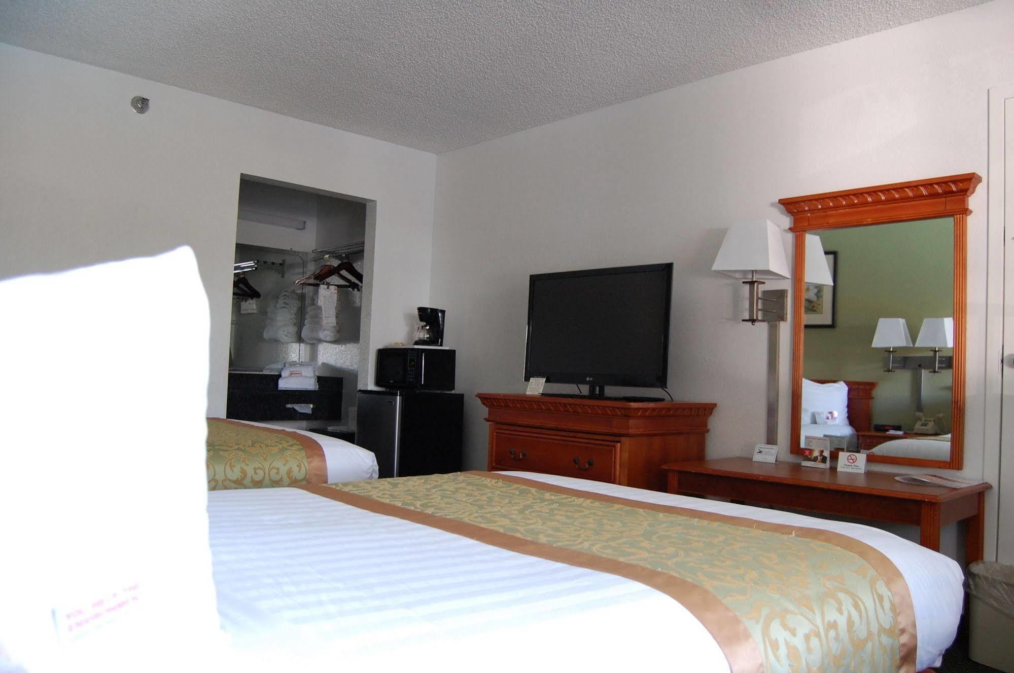 Ramada By Wyndham Temple Terrace/Tampa North Hotel Kültér fotó