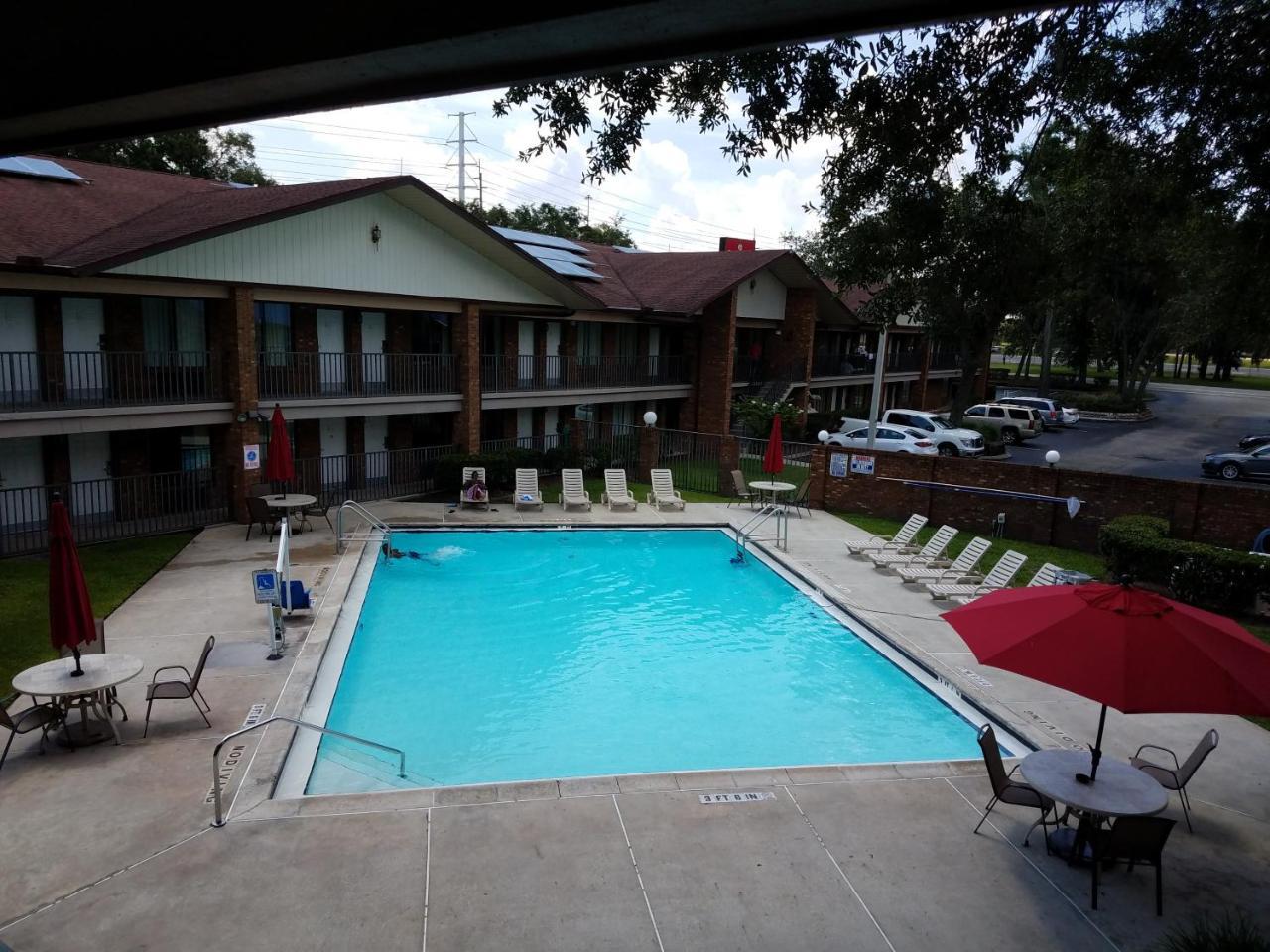 Ramada By Wyndham Temple Terrace/Tampa North Hotel Kültér fotó