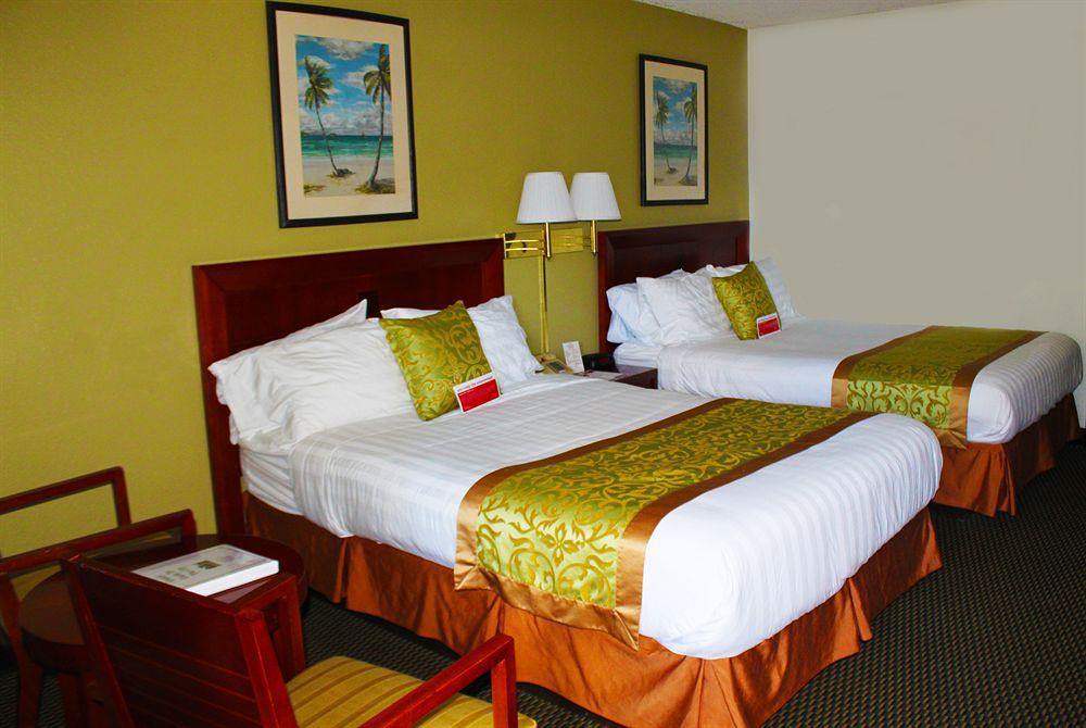 Ramada By Wyndham Temple Terrace/Tampa North Hotel Kültér fotó