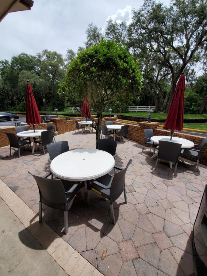Ramada By Wyndham Temple Terrace/Tampa North Hotel Kültér fotó